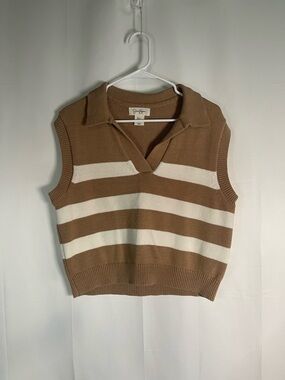 Jessica Simpson Tan & White Striped V-Neck Sweater Vest